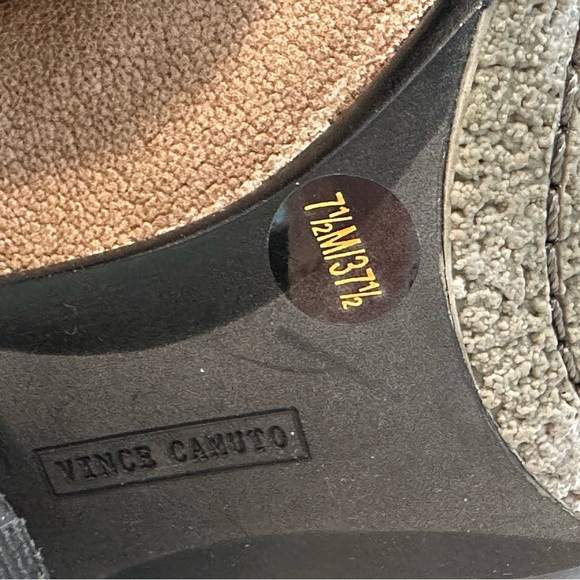 Vince Camuto Hadley‎ Leather Ankle Booties - Picture 11 of 13